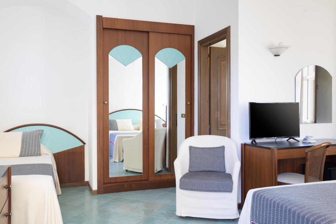 Hotel La Torre Bari Sardo Esterno foto