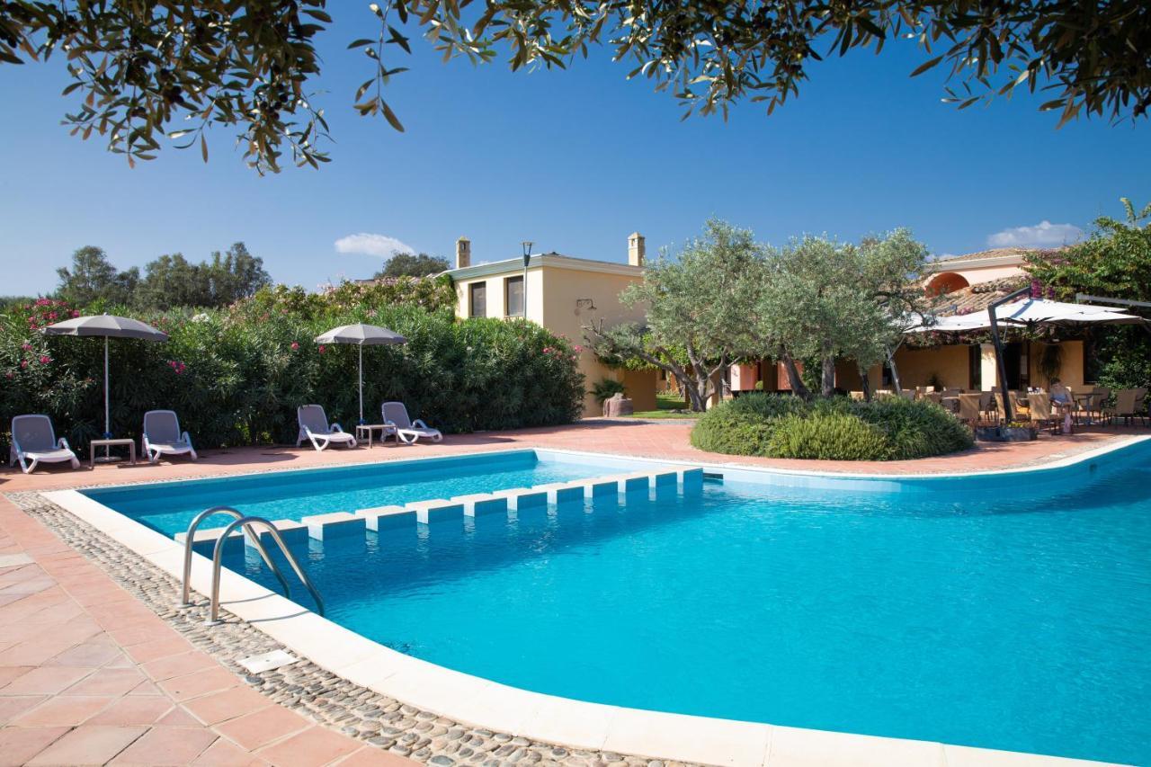 Hotel La Torre Bari Sardo Esterno foto